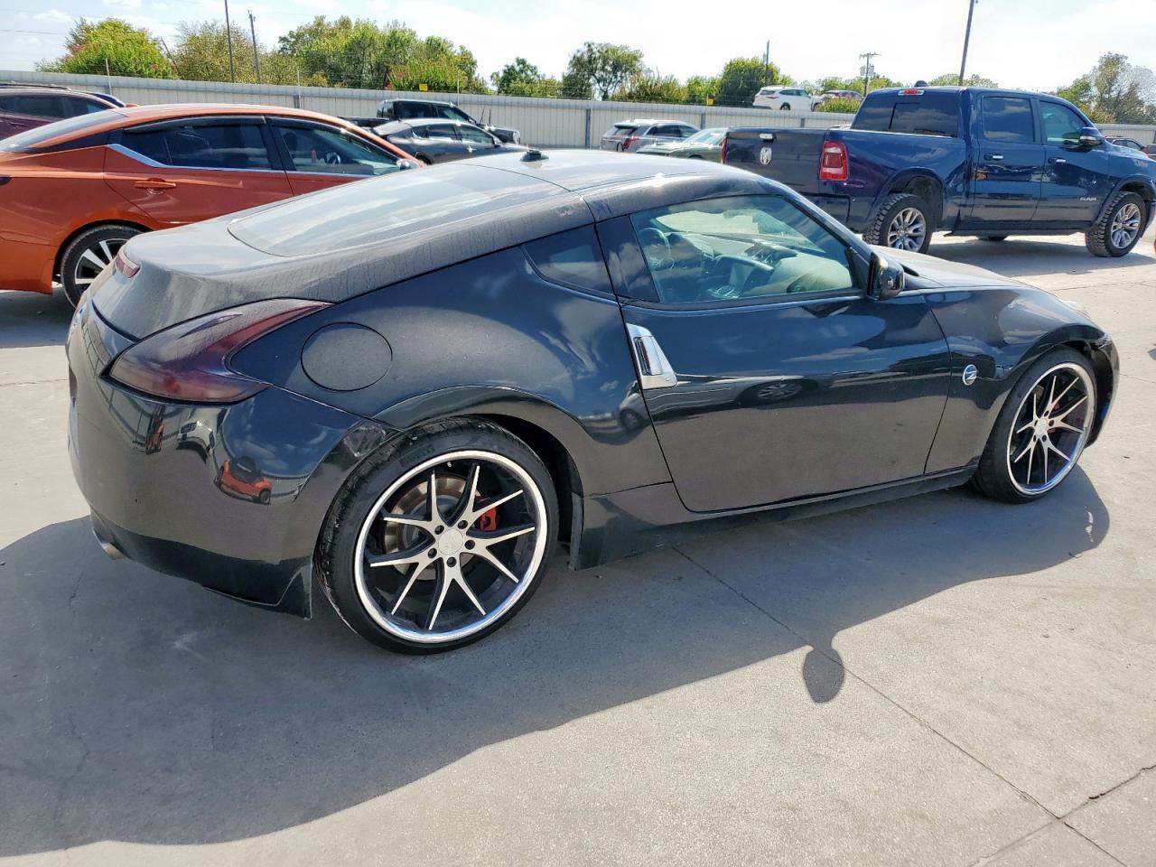 2015 NISSAN 370Z