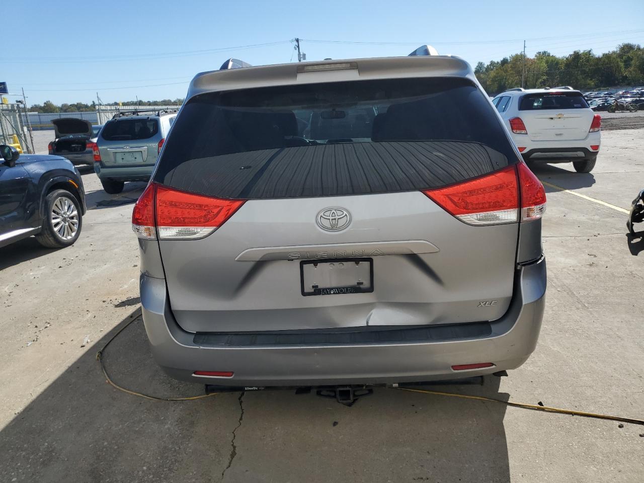 2012 TOYOTA SIENNA