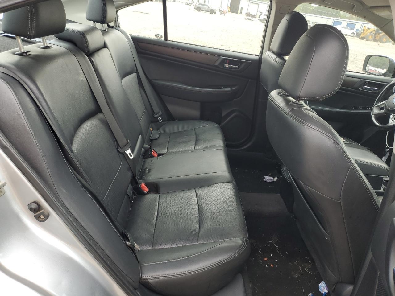 2016 SUBARU Legacy