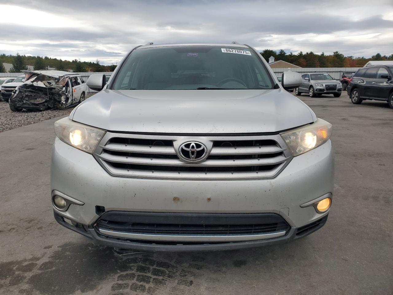 2011 TOYOTA HIGHLANDER
