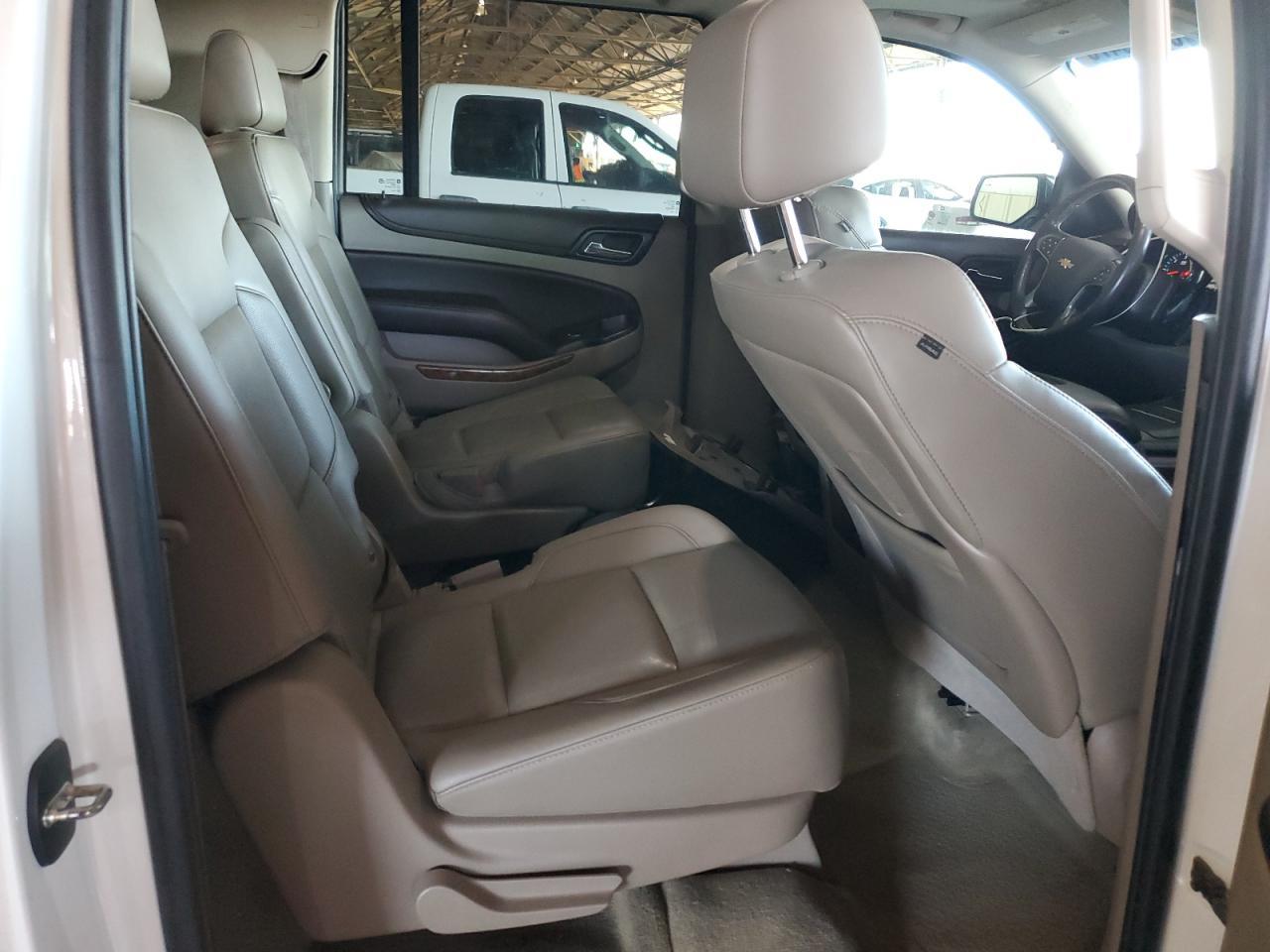 2016 CHEVROLET Suburban
