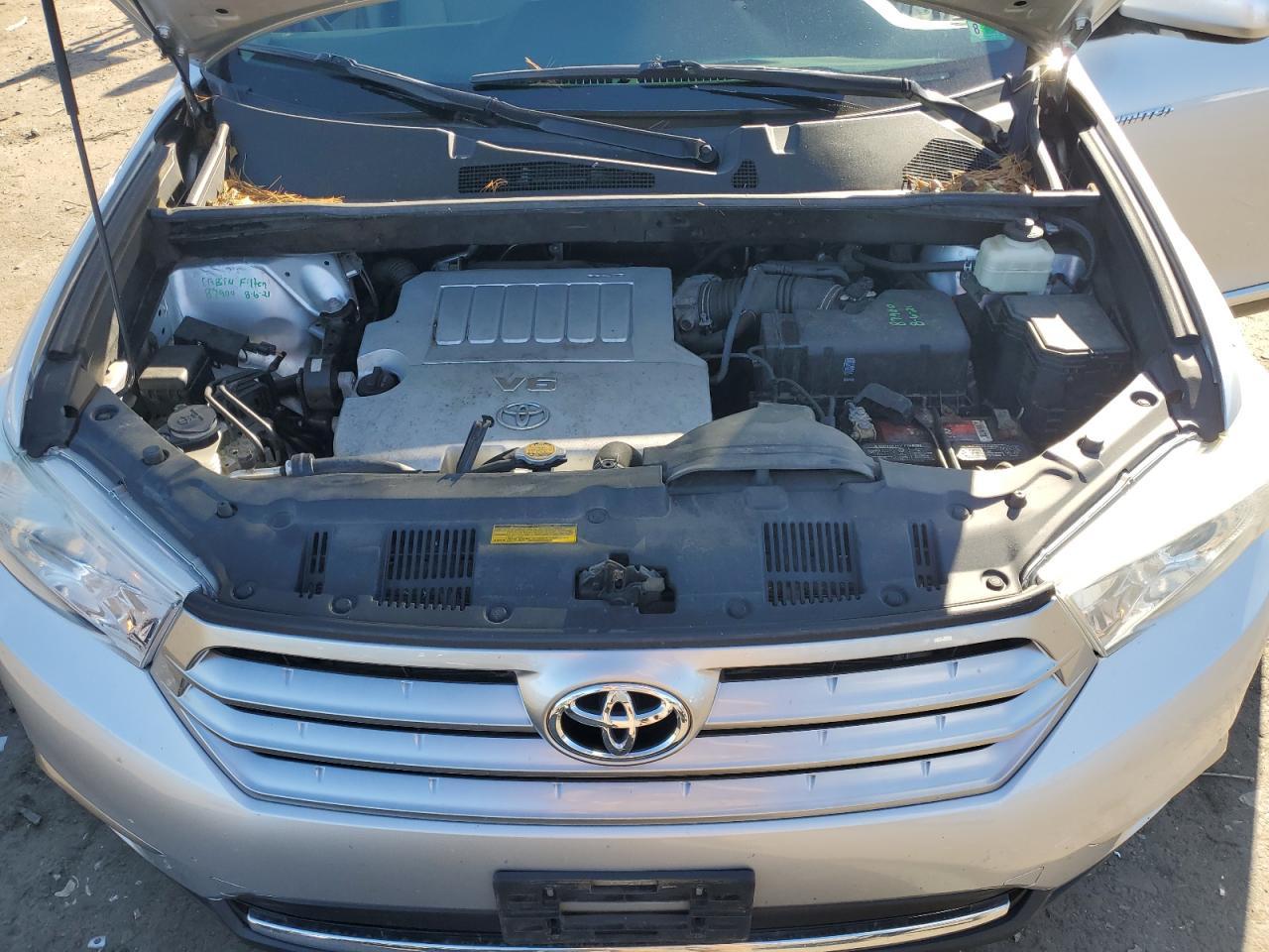 2013 TOYOTA HIGHLANDER
