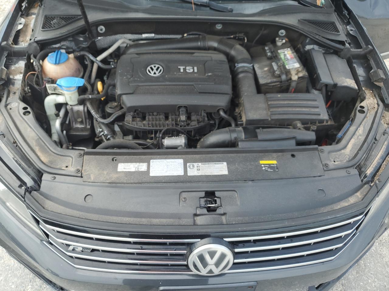 2017 VOLKSWAGEN Passat