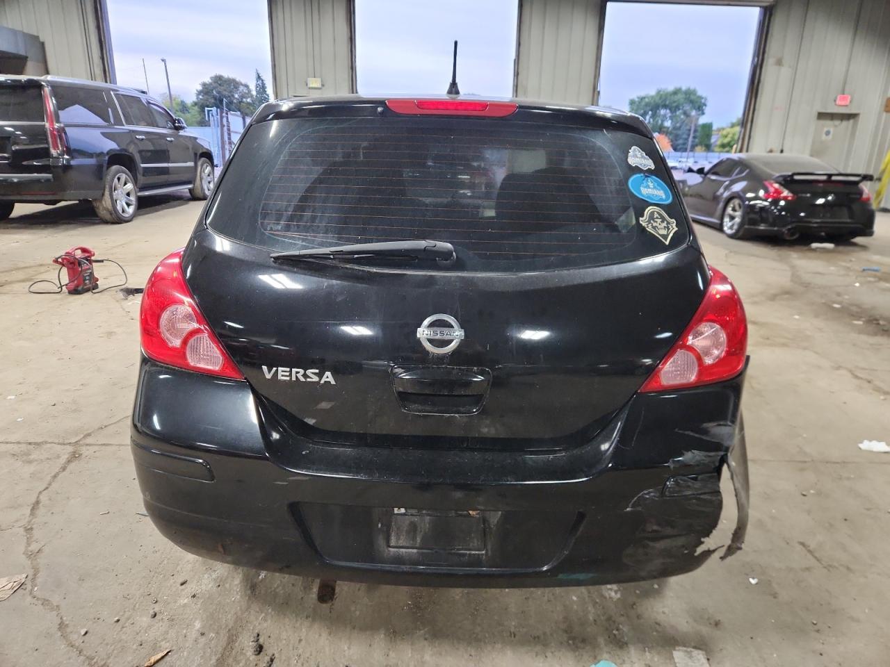 2011 NISSAN VERSA