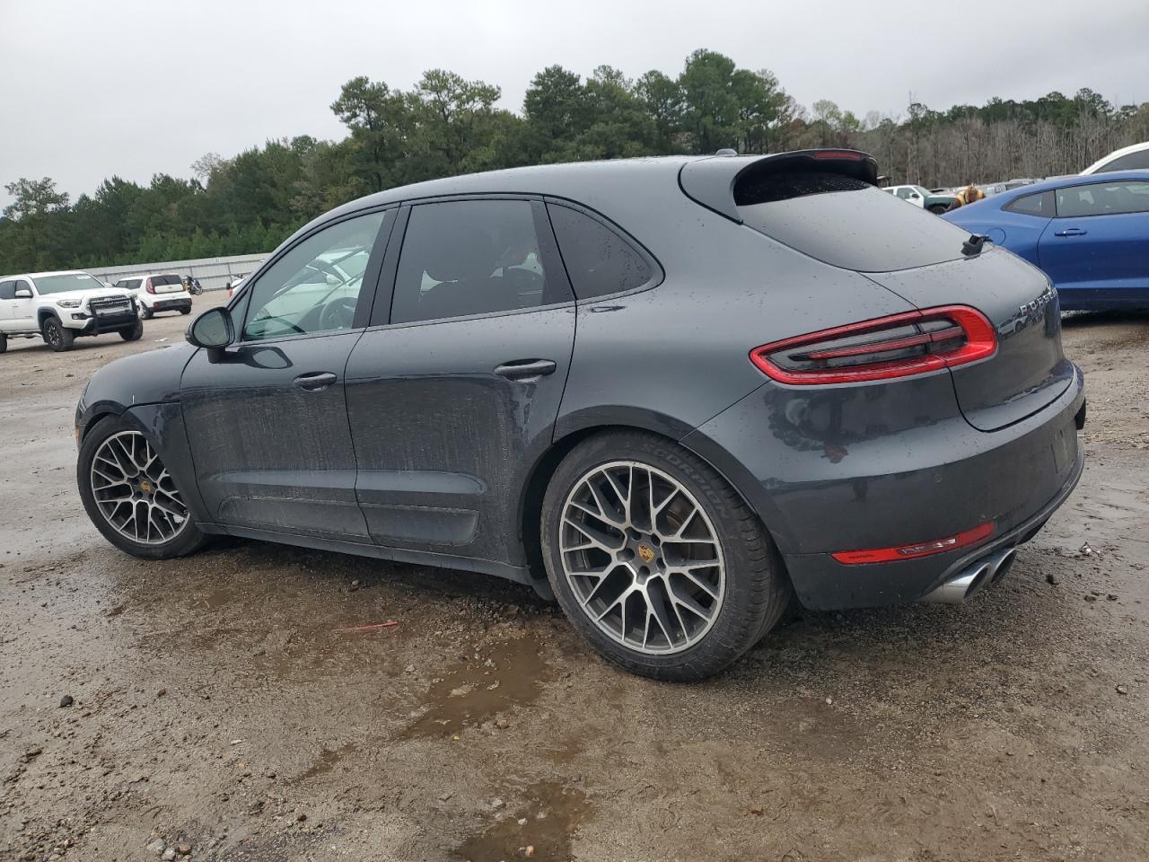 2018 PORSCHE Macan