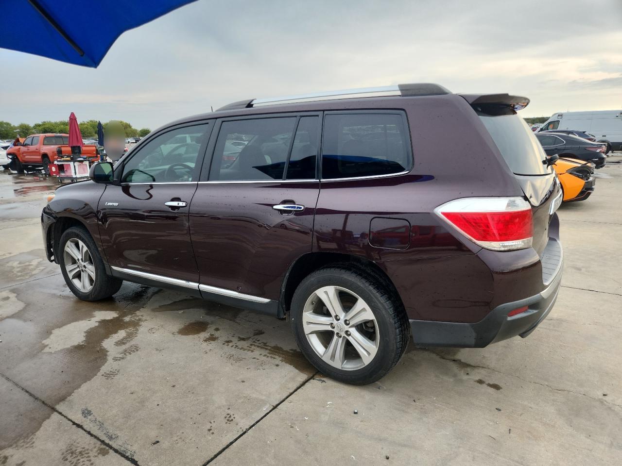 2011 TOYOTA HIGHLANDER