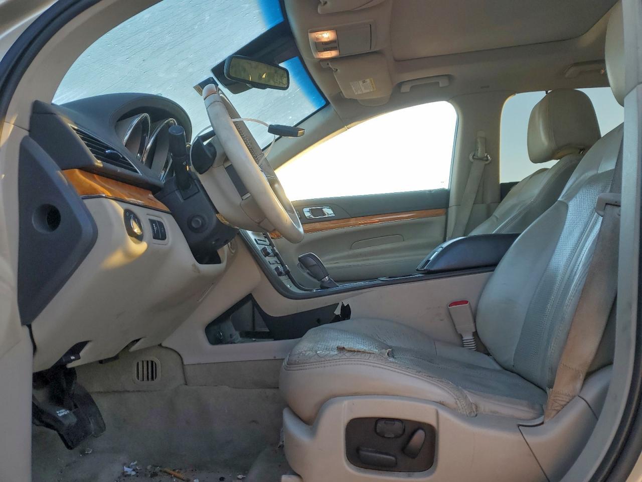 2010 LINCOLN MKT