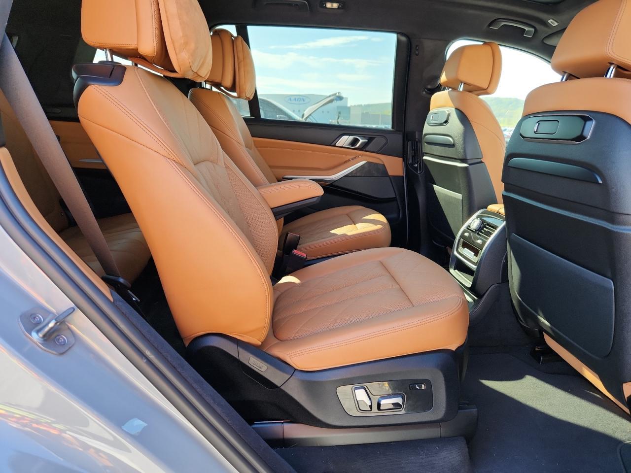 2023 BMW X7
