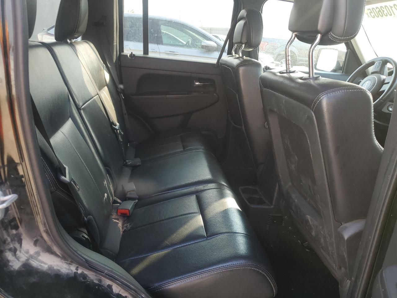 2012 JEEP Liberty