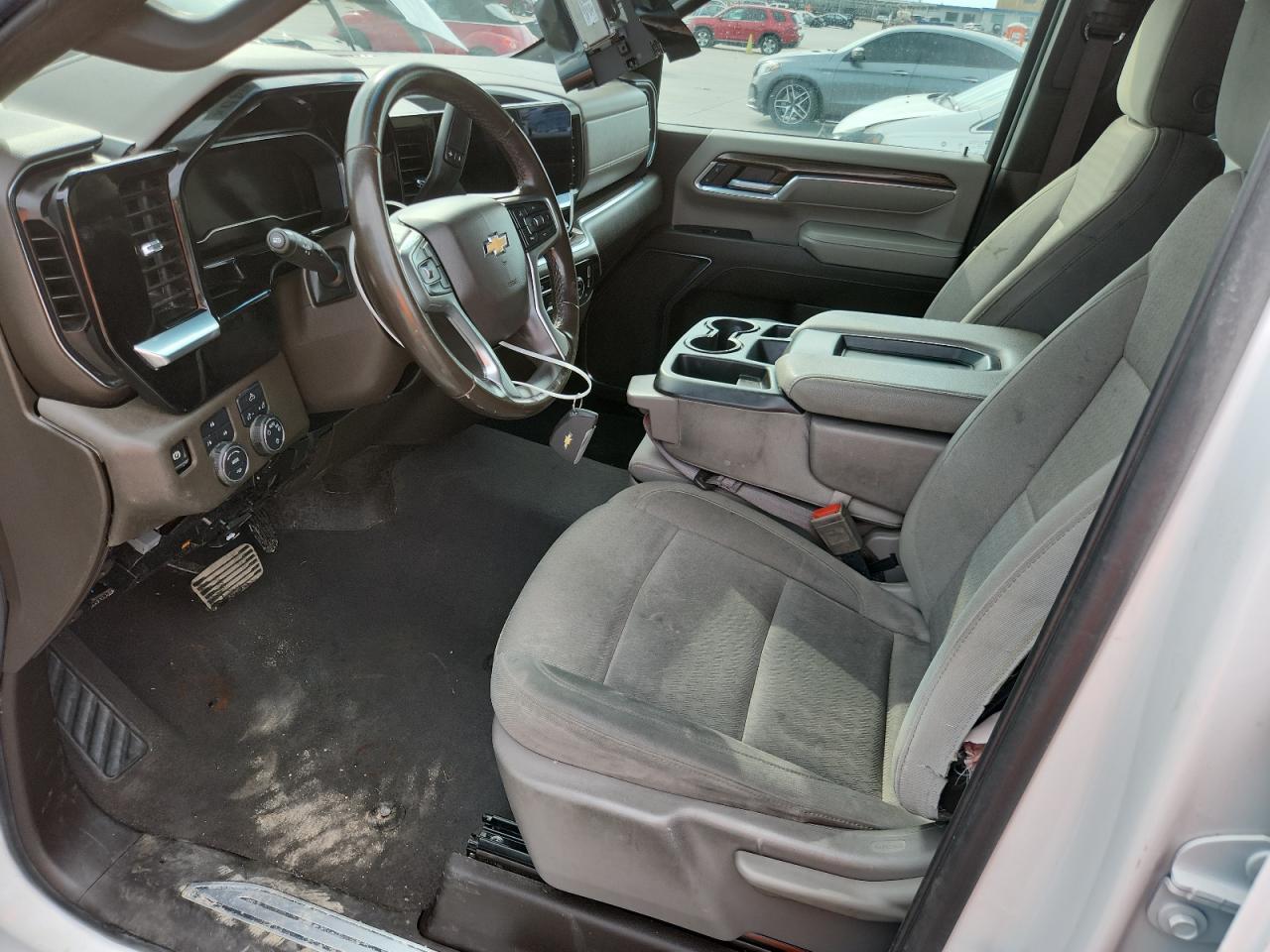 2024 CHEVROLET Silverado