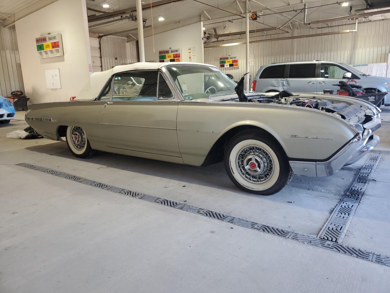 1962 FORD T Bird