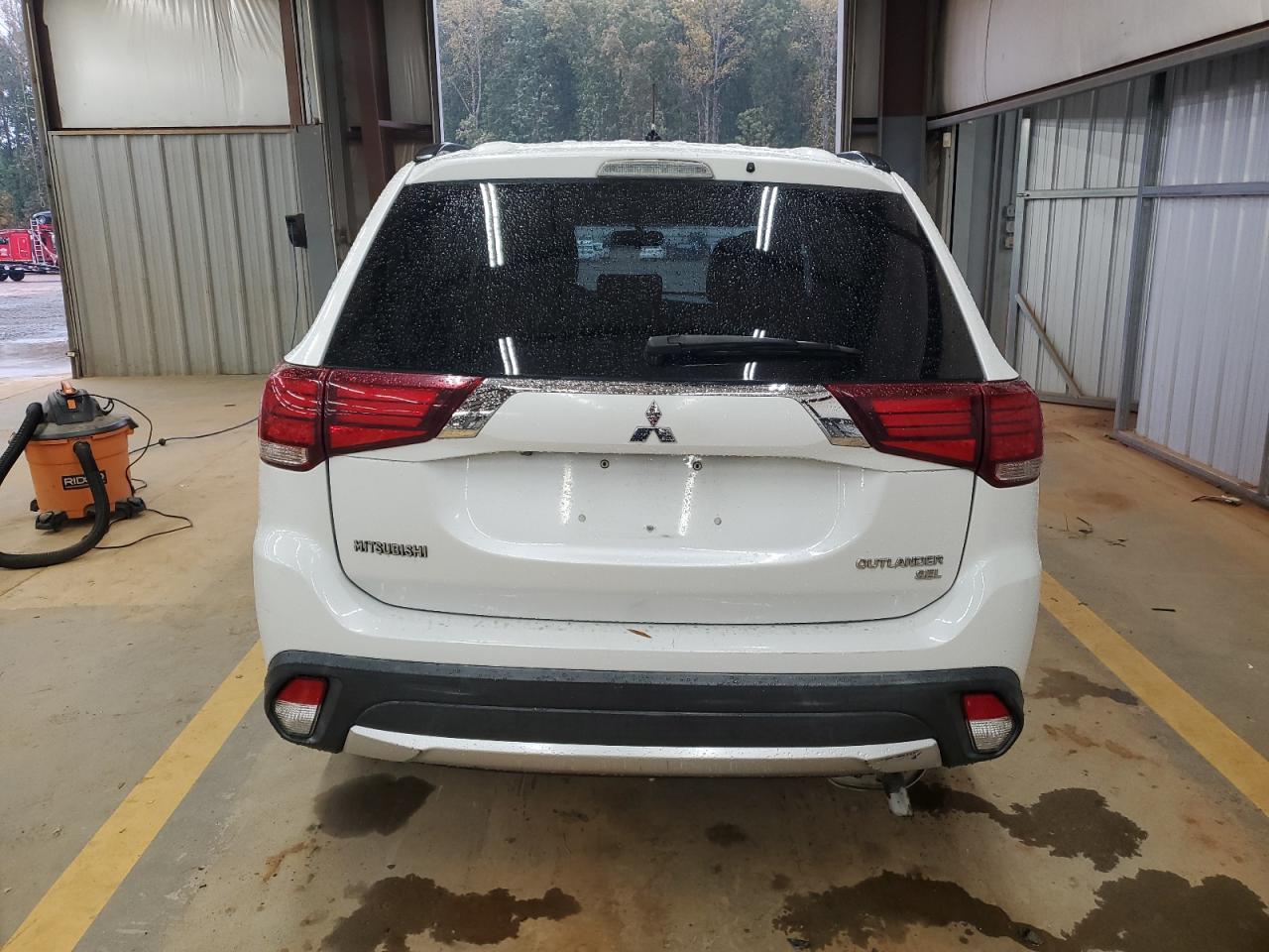 2016 MITSUBISHI outlander