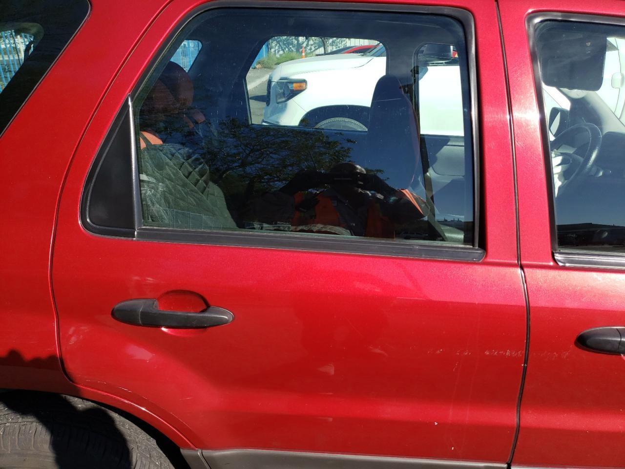 2005 FORD ESCAPE