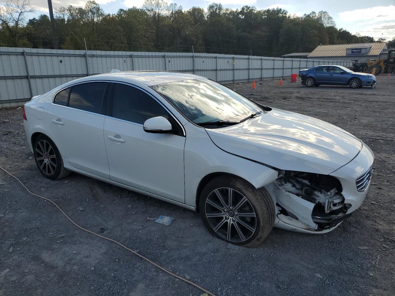 2017 VOLVO S60