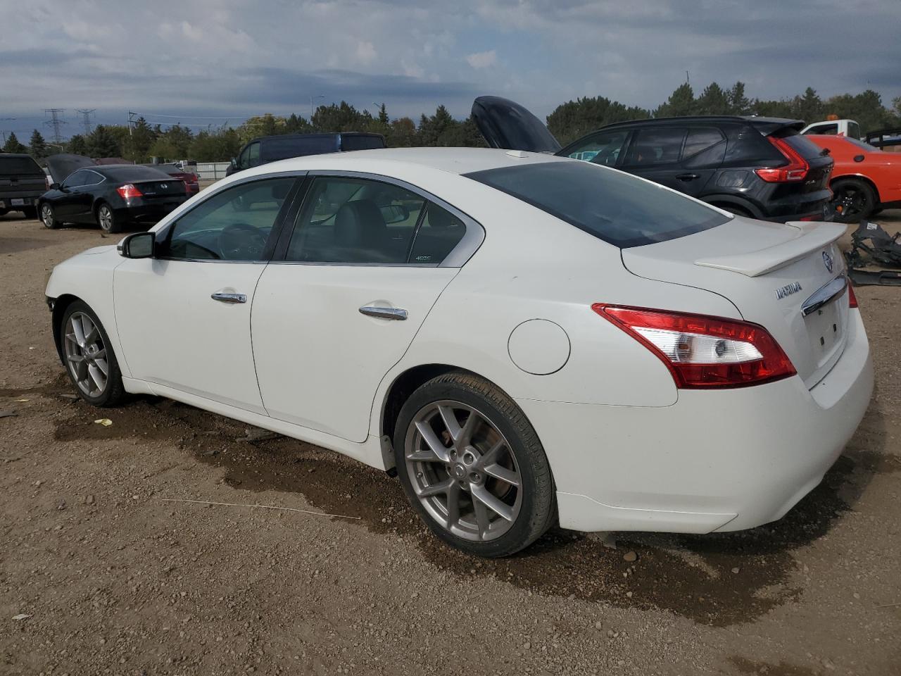 2011 NISSAN Maxima
