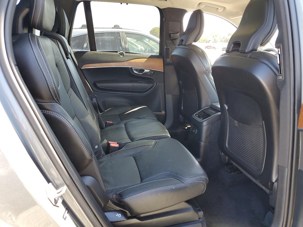 2019 VOLVO XC90