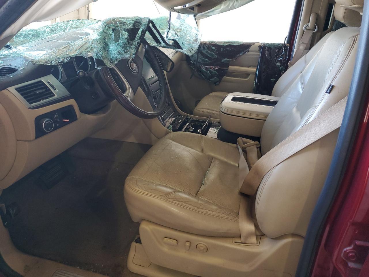 2010 CADILLAC ESCALADE