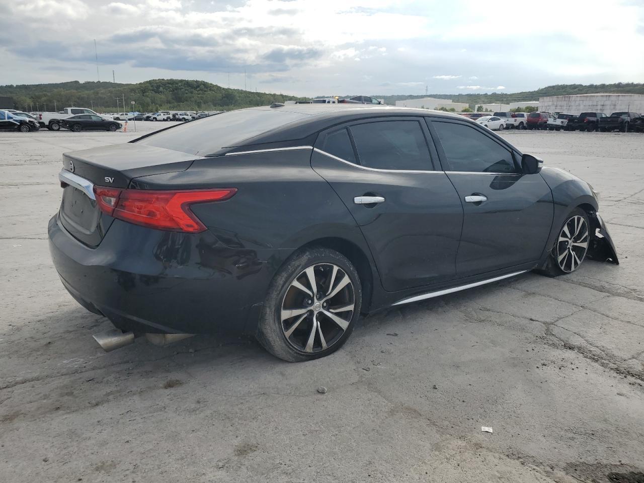 2017 NISSAN Maxima