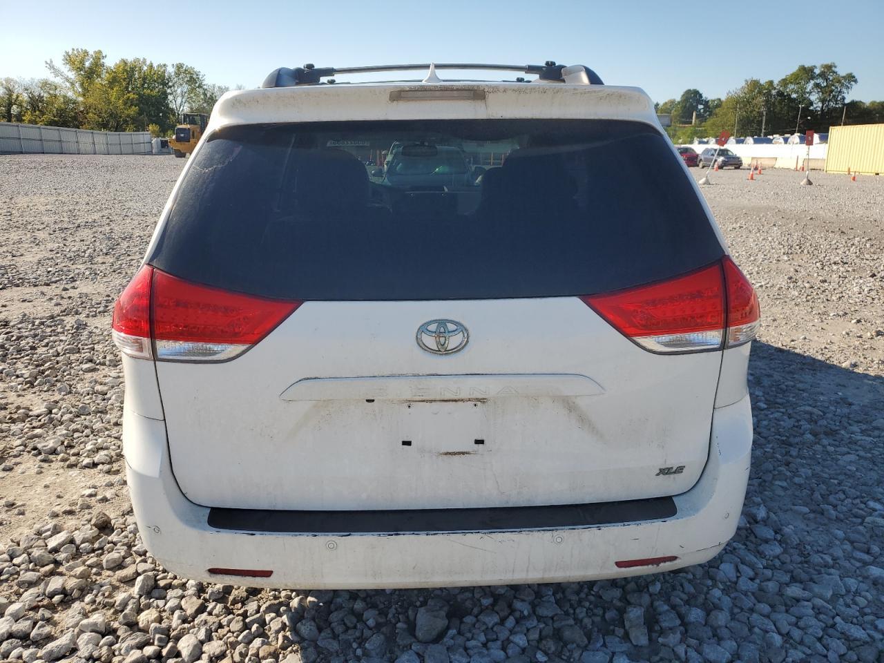 2011 TOYOTA SIENNA