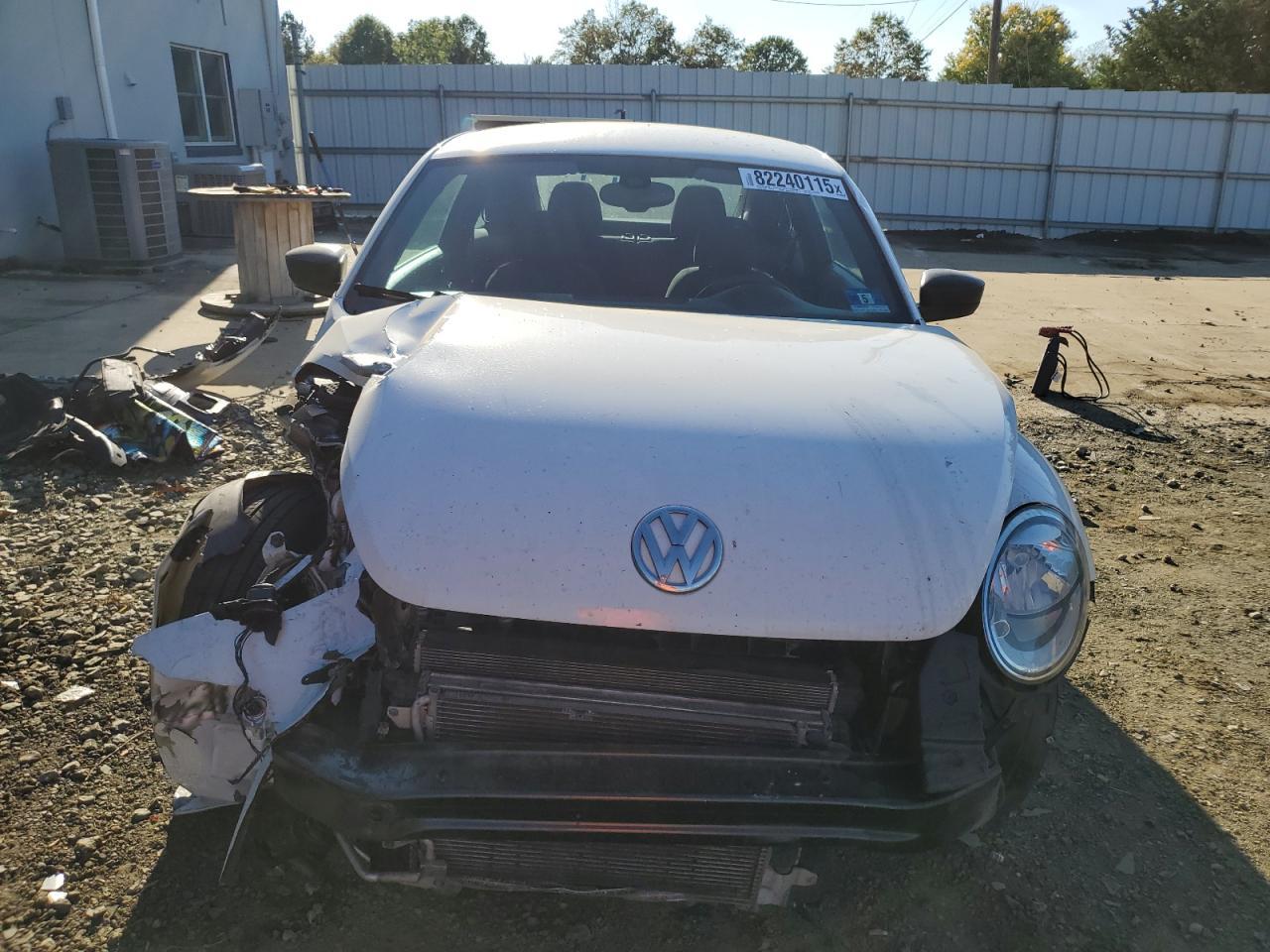 2016 VOLKSWAGEN Beetle