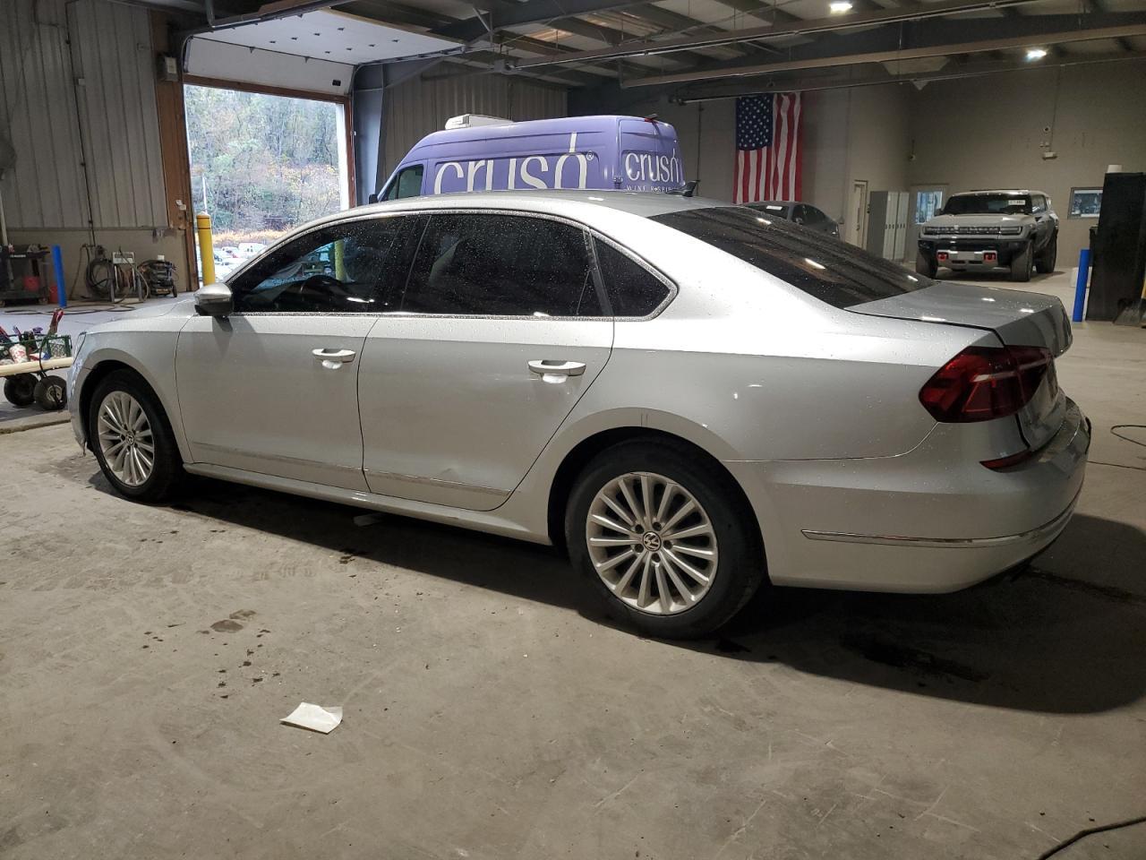 2017 VOLKSWAGEN Passat