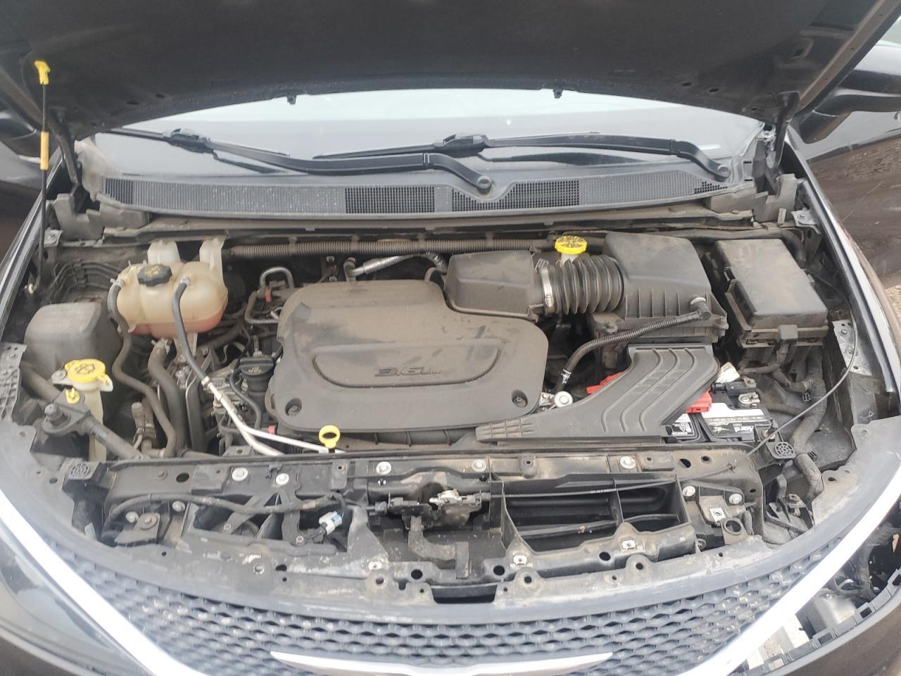 2021 CHRYSLER Voyager