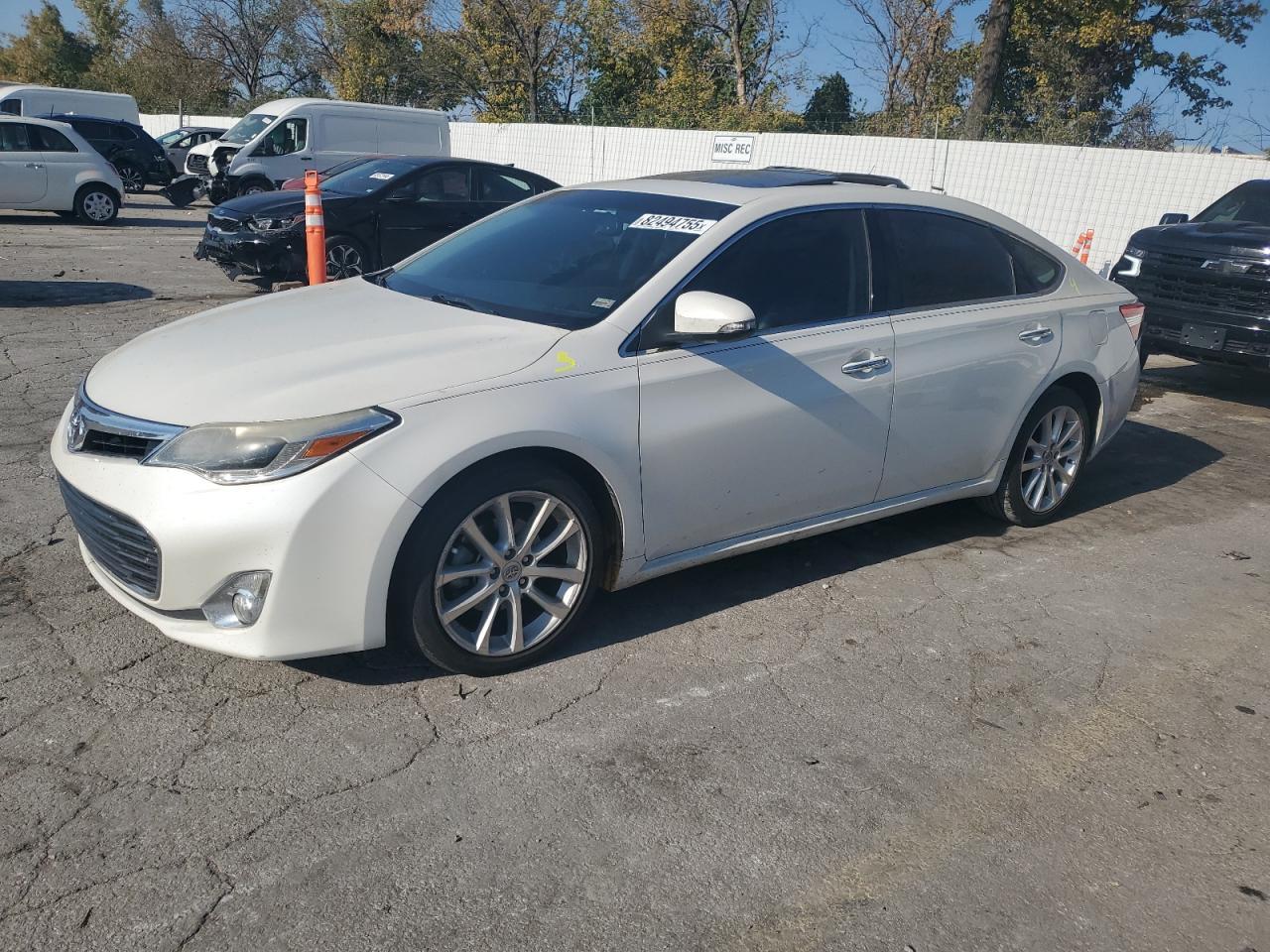 2013 TOYOTA Avalon