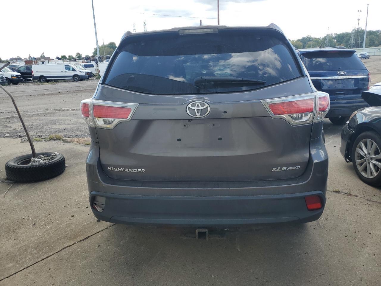 2015 TOYOTA HIGHLANDER