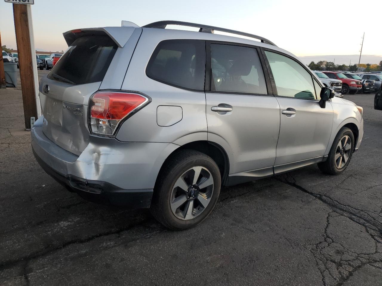 2017 SUBARU FORESTER