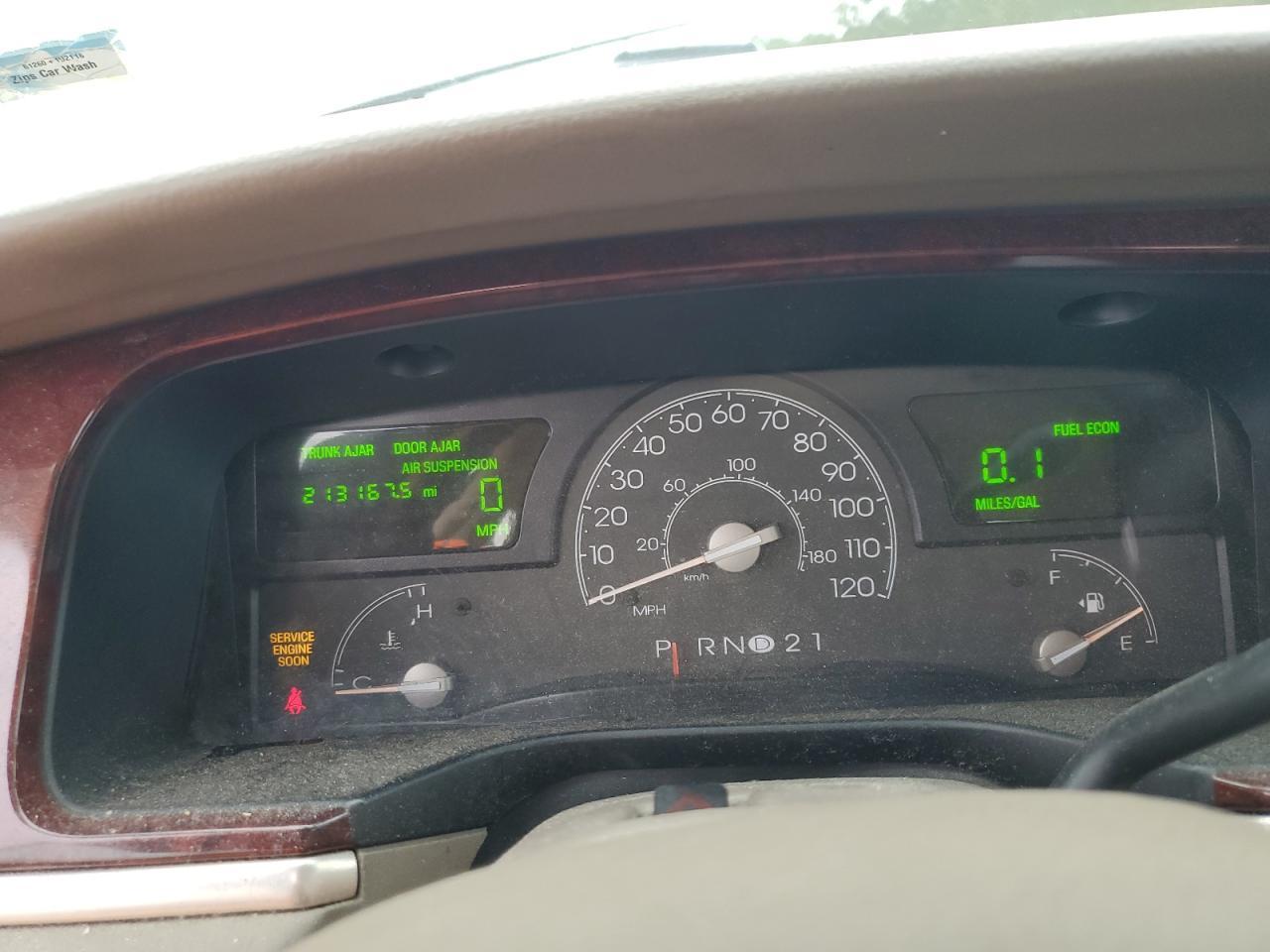 2003 LINCOLN Town Car