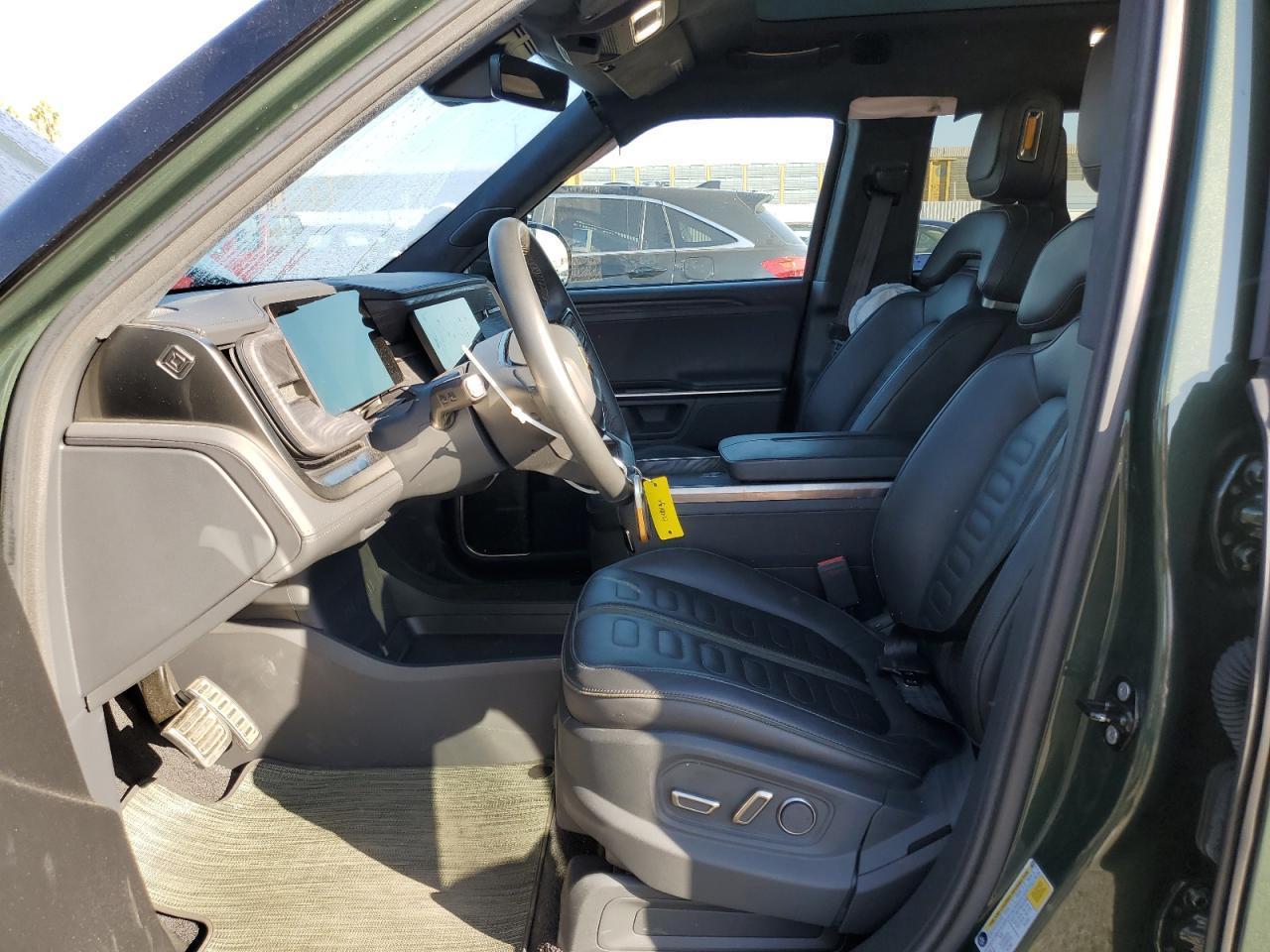 2022 RIVIAN R1s