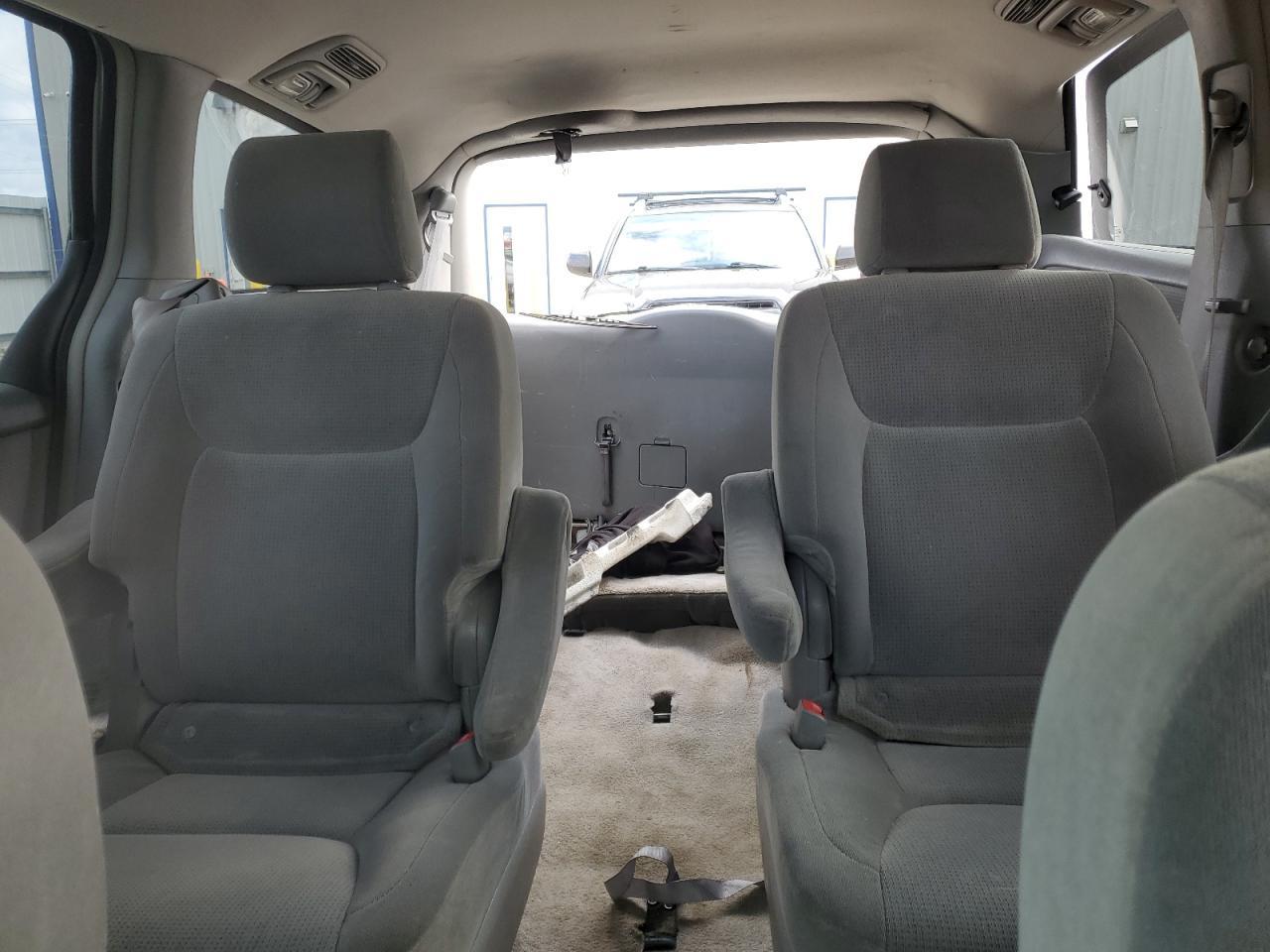 2005 TOYOTA SIENNA