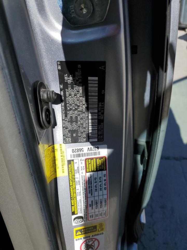 2011 TOYOTA SIENNA