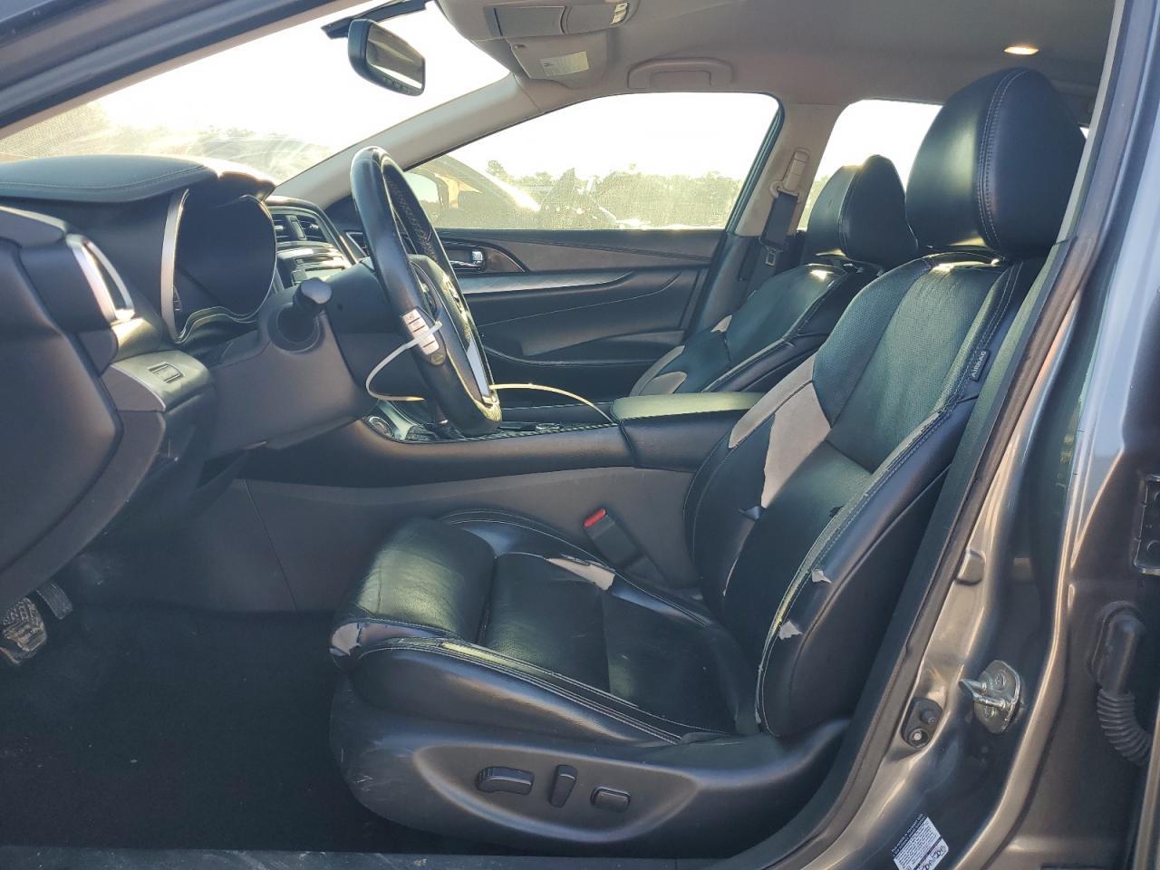2016 NISSAN Maxima