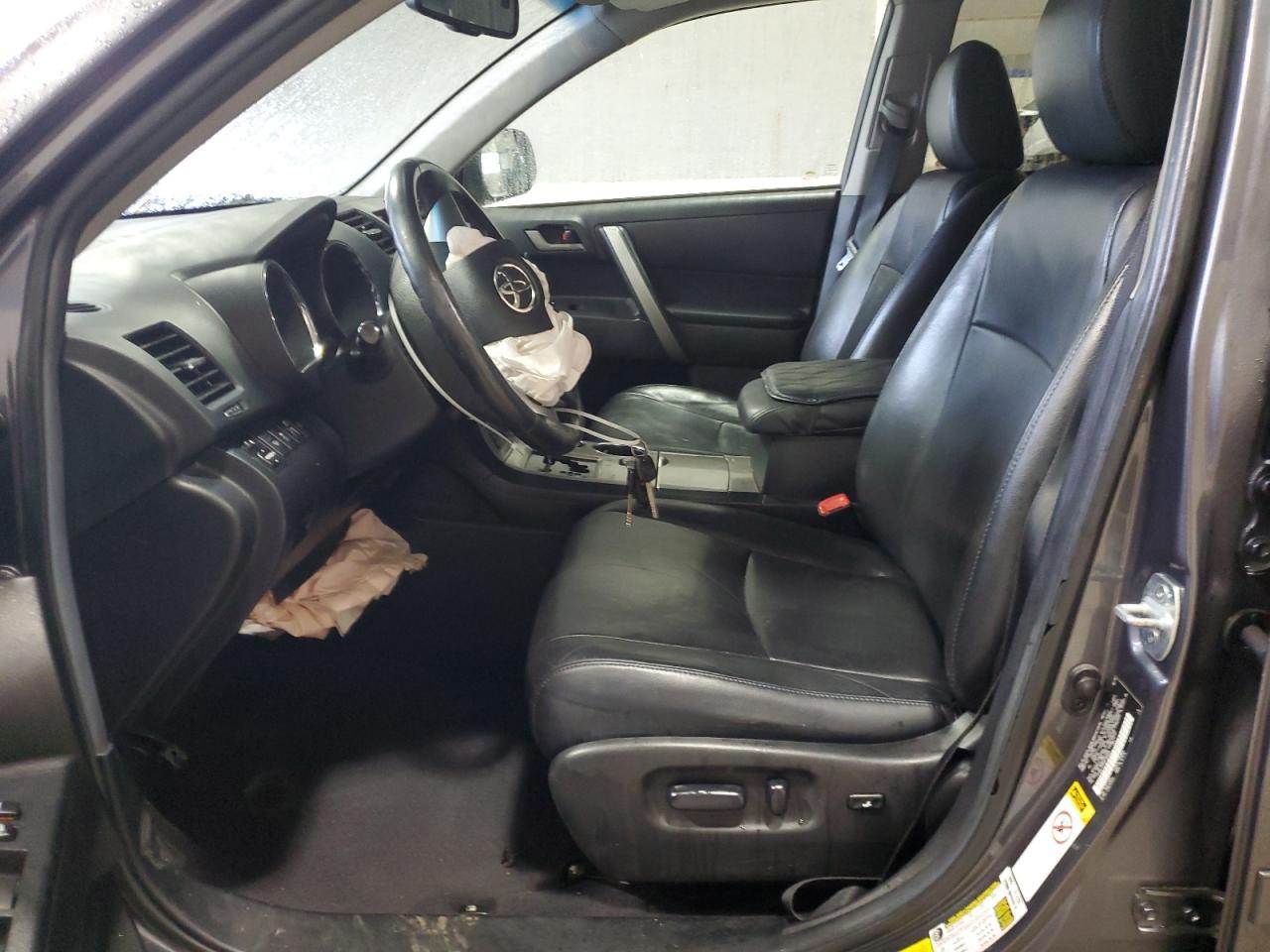 2013 TOYOTA HIGHLANDER