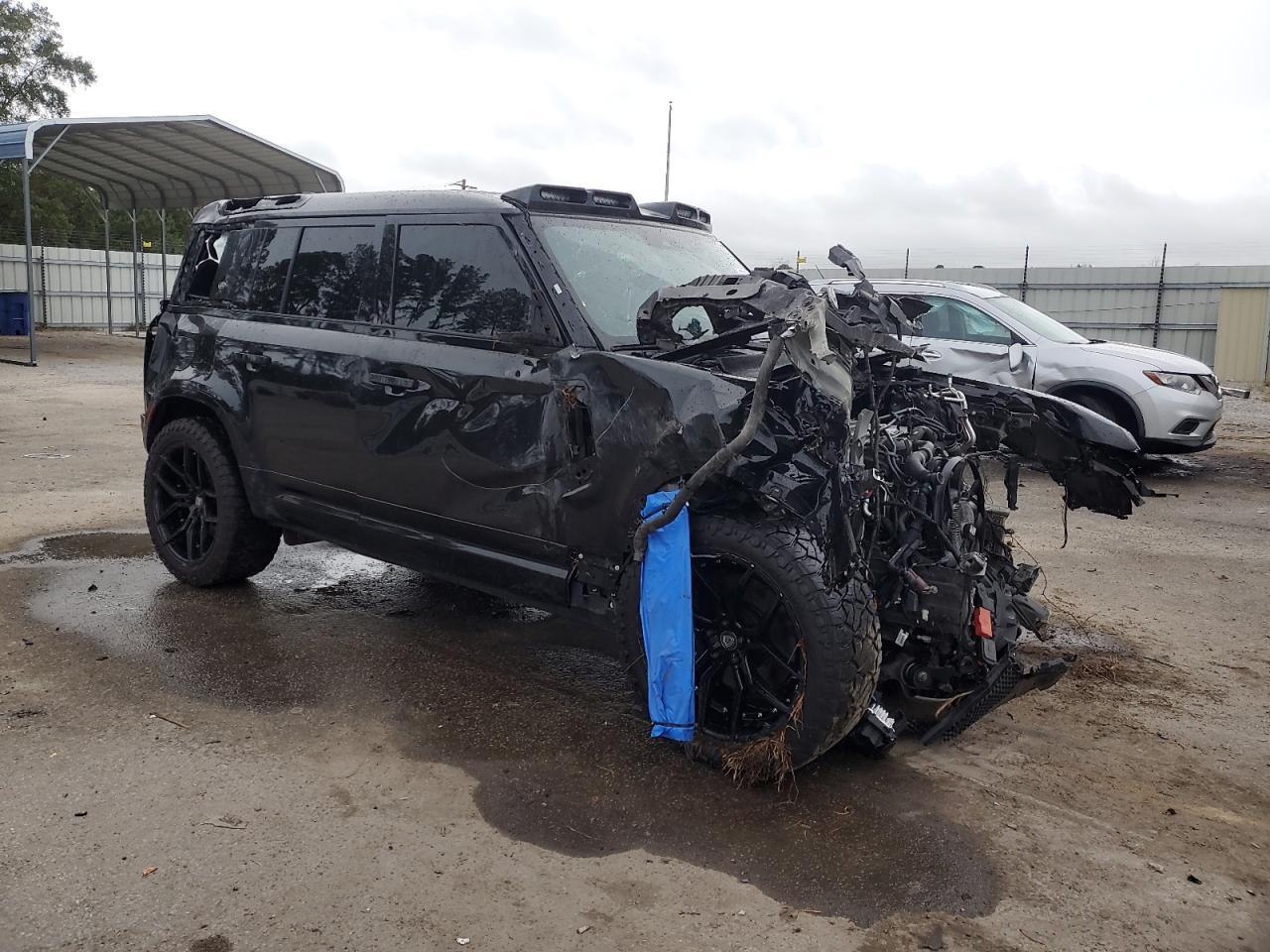 2022 LAND ROVER Defender