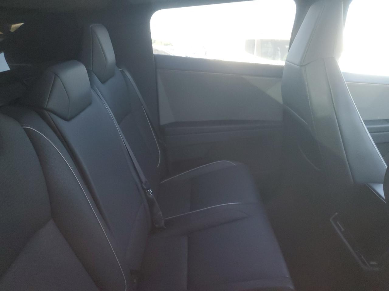 2024 TESLA Cybertruck