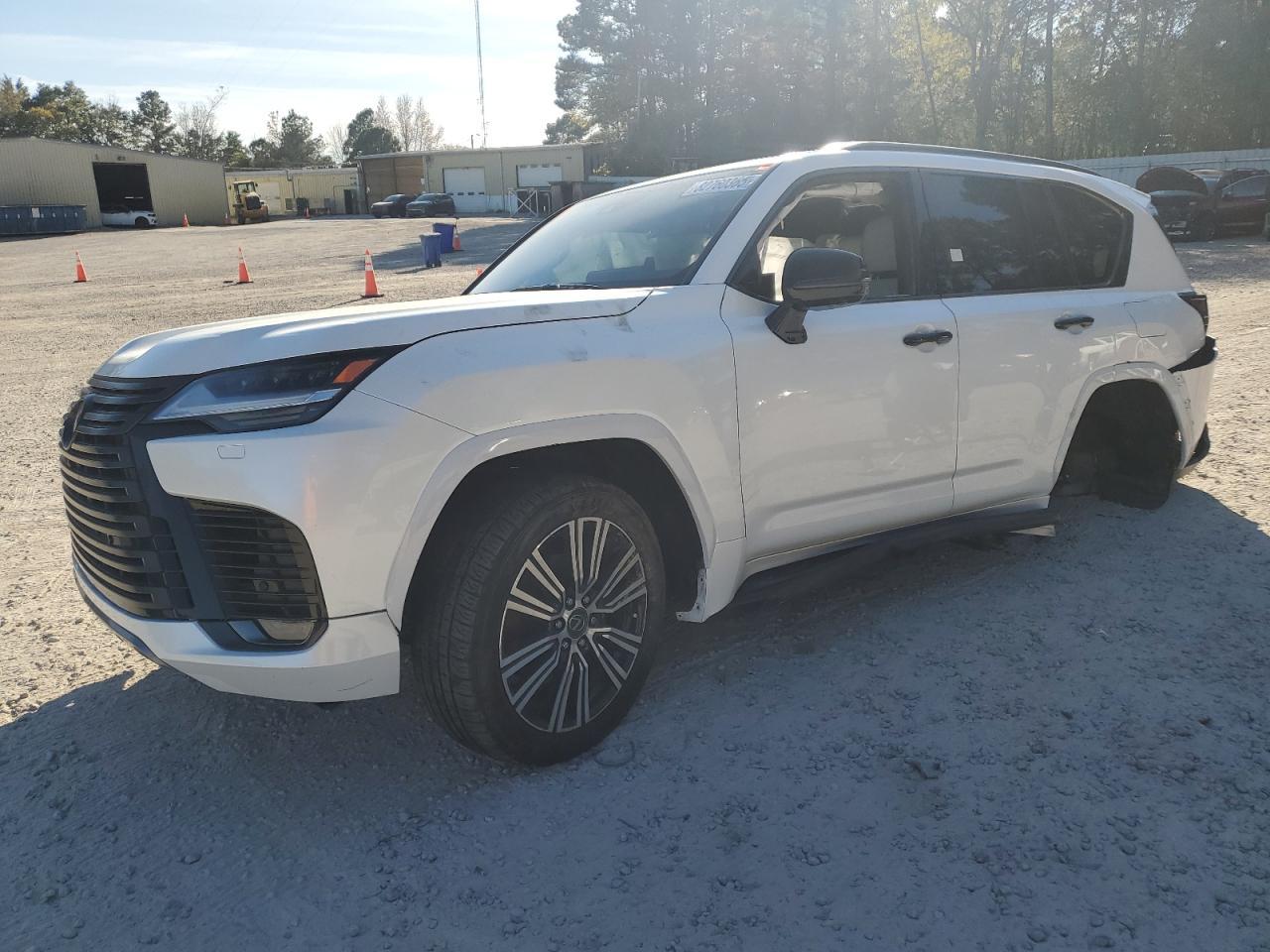2024 LEXUS LX 600