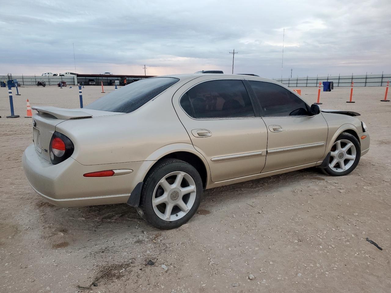 2000 NISSAN Maxima