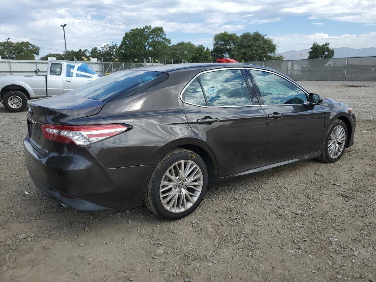 2018 TOYOTA CAMRY