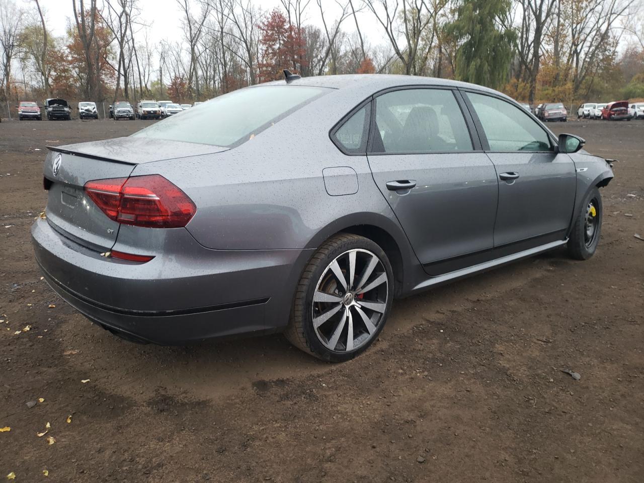 2018 VOLKSWAGEN Passat