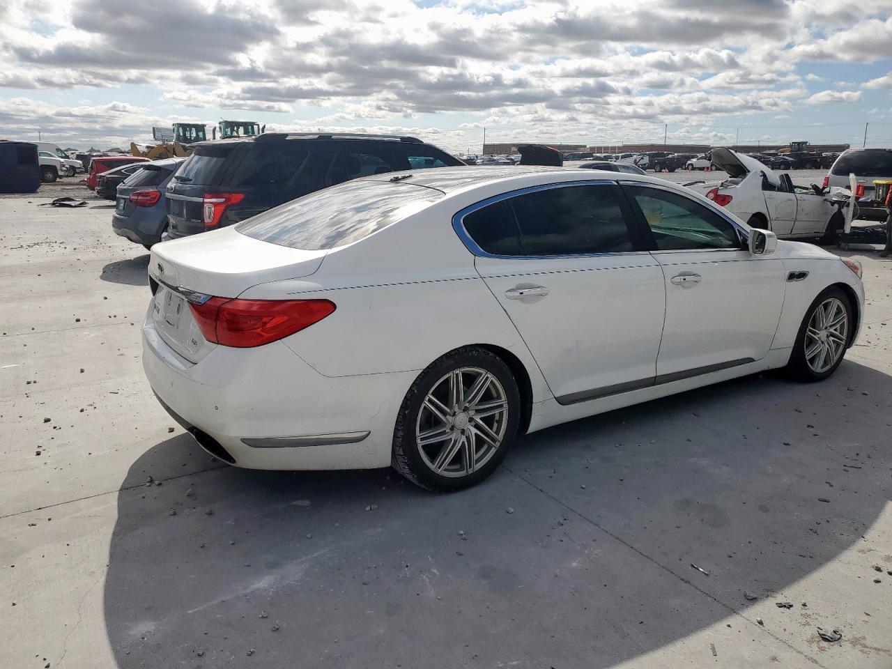 2015 KIA K900