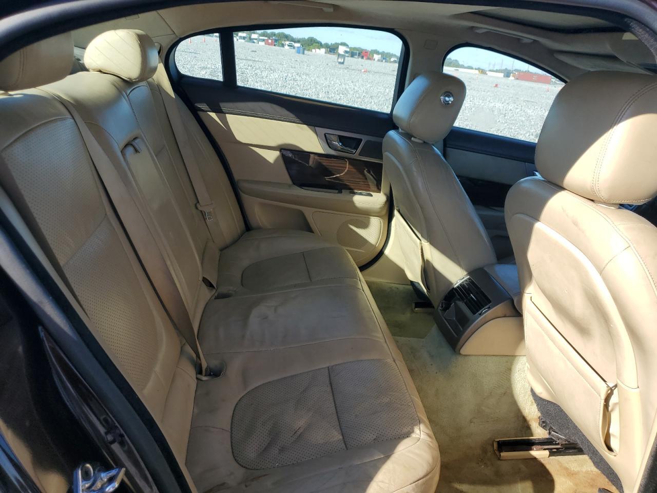 2011 JAGUAR XF