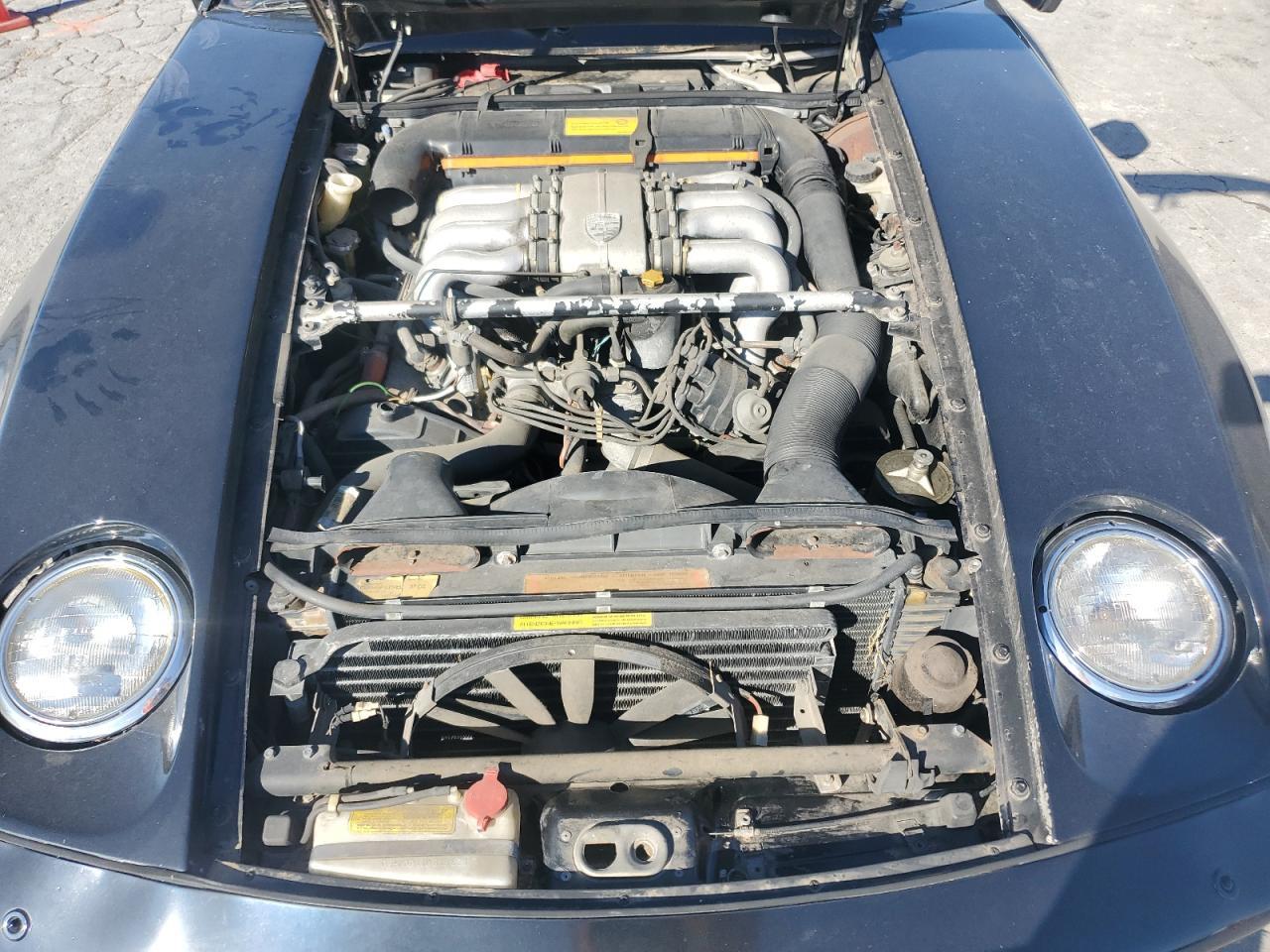 1984 PORSCHE 928