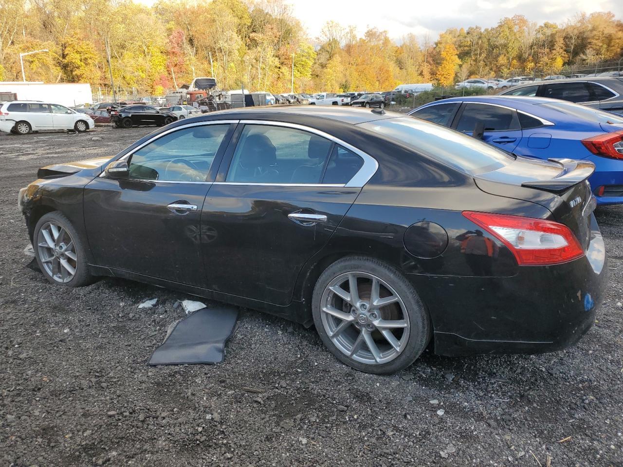2011 NISSAN Maxima
