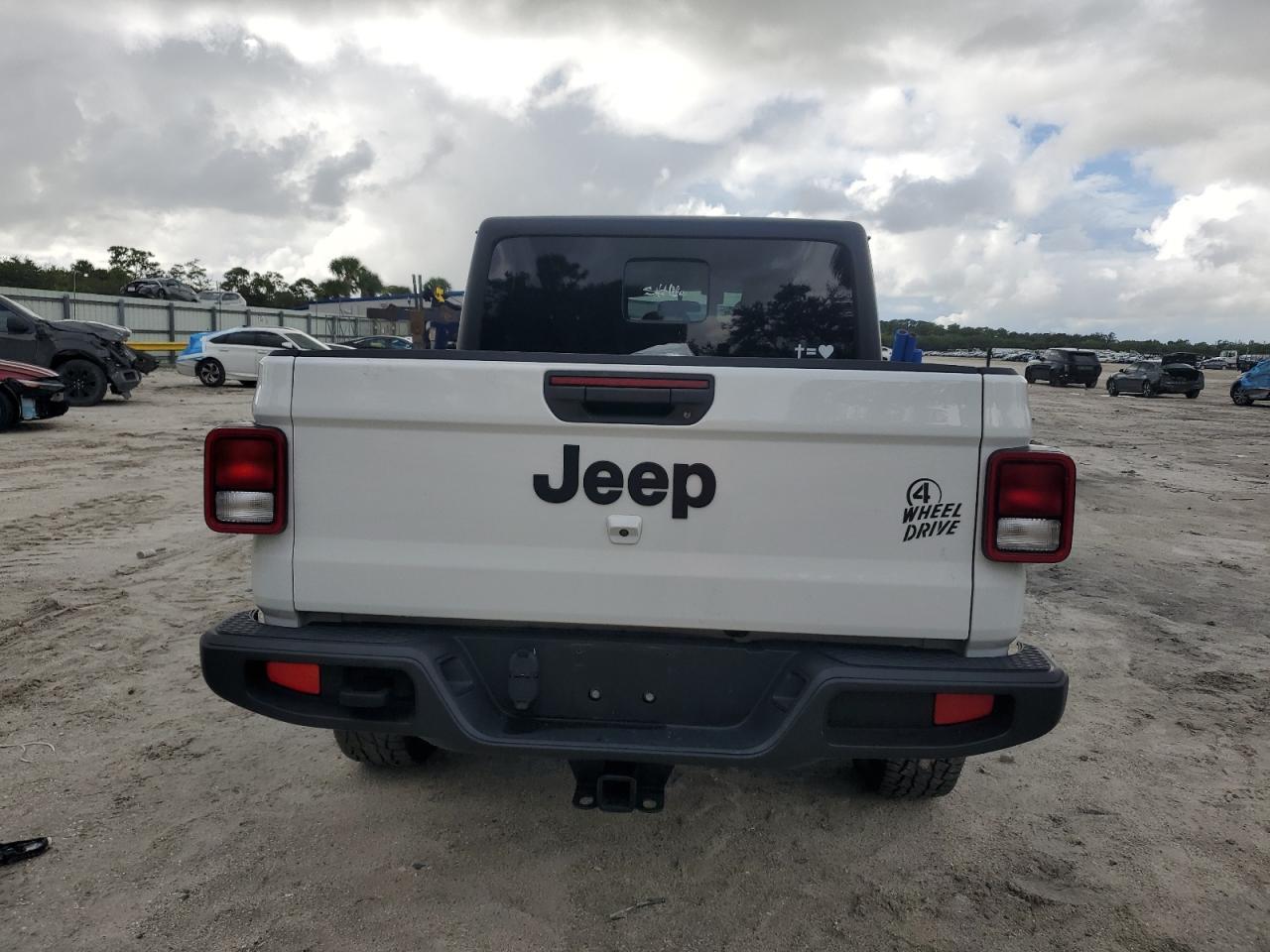 2022 JEEP Gladiator