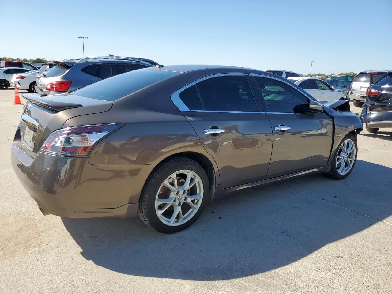 2014 NISSAN Maxima