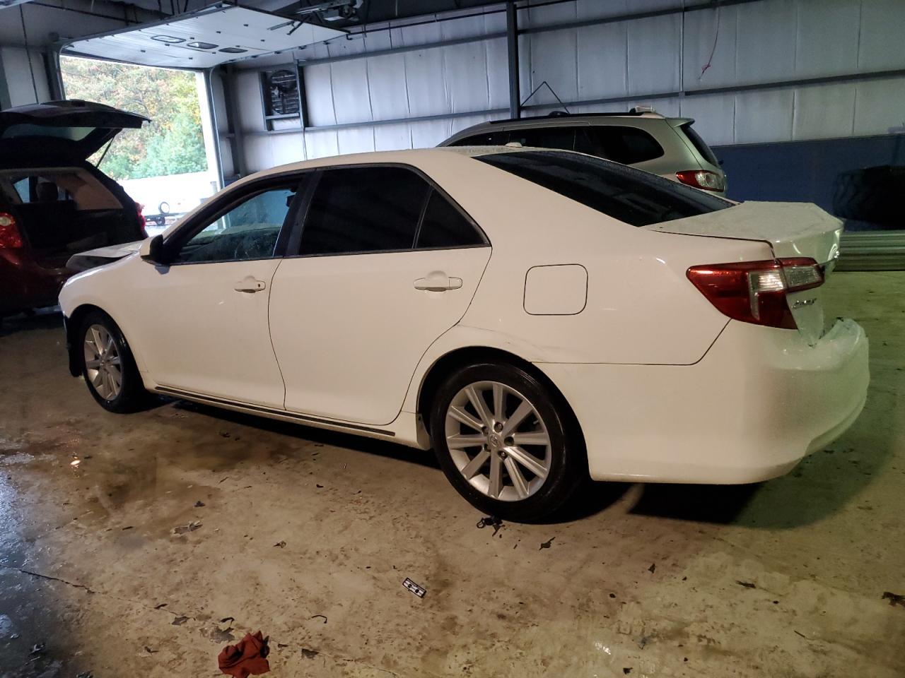 2014 TOYOTA CAMRY