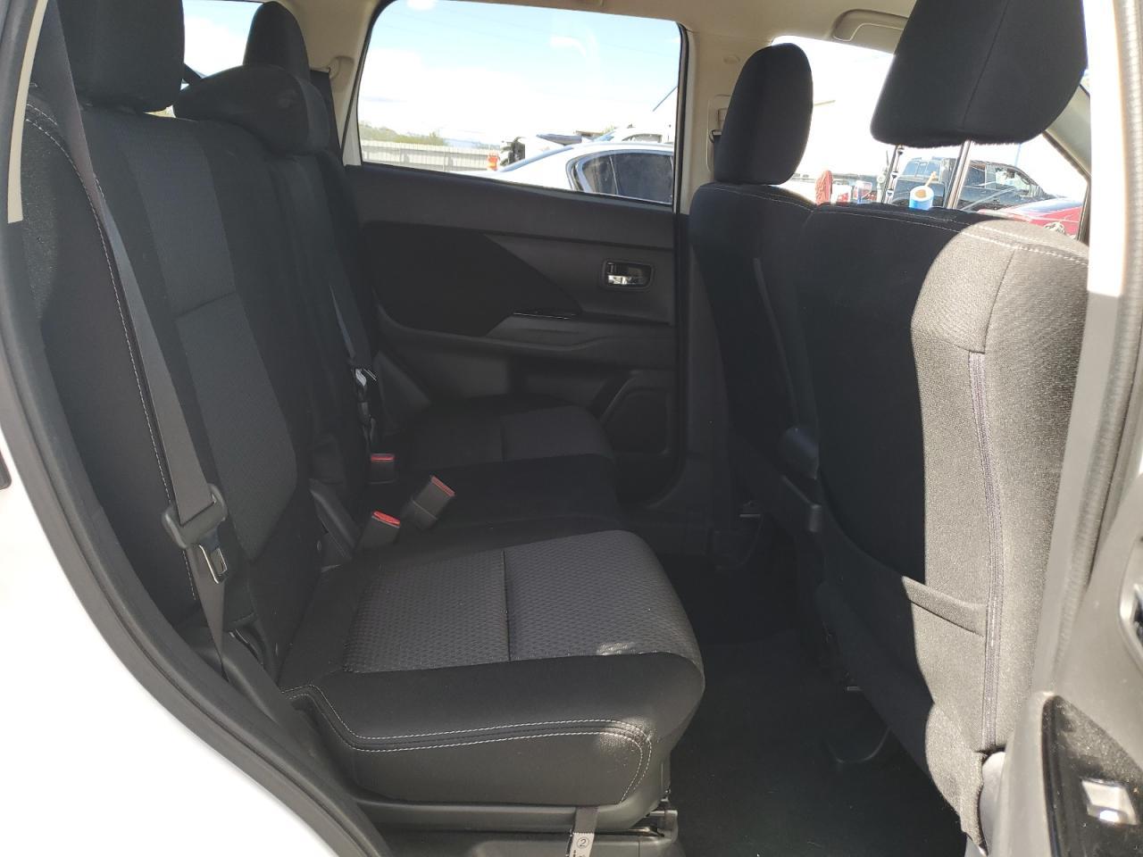 2017 MITSUBISHI outlander