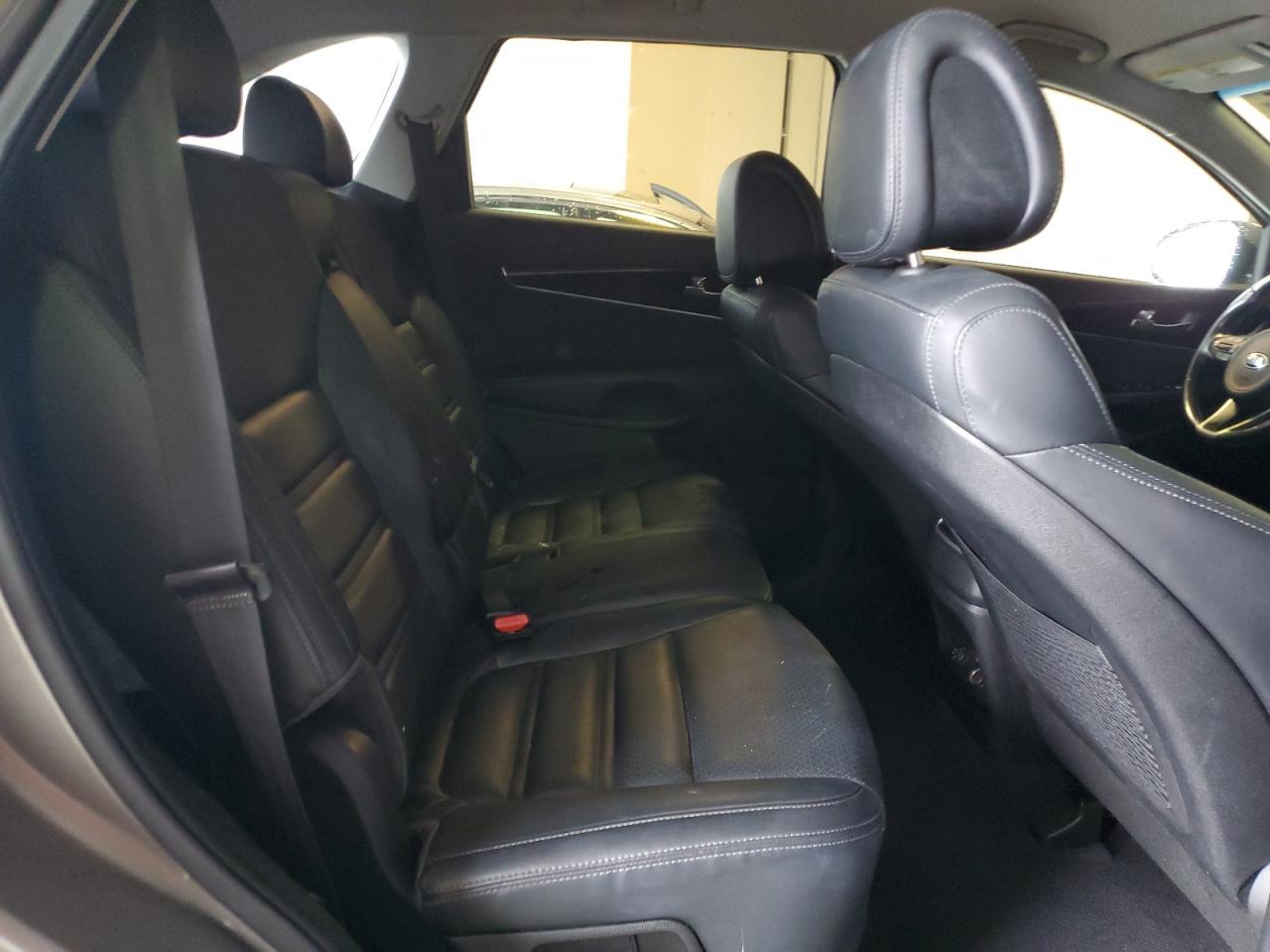 2016 KIA SORENTO